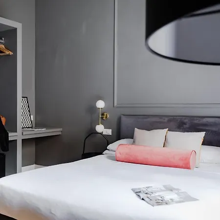 By Chloe 招待所 罗马